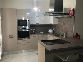 Apartment with terrace | Perfect for remote work - Image 3