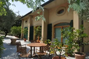 Spacious villa in San Michele with Jacuzzi and shared pool - Image 3