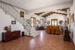 Villa with barbecue, terrace & private pool - Image 5