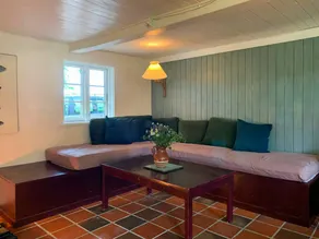 House with terrace, barbeque & garden - Image 2