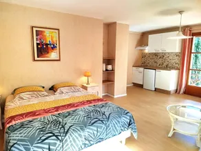 Gite with terrace & garden - Image 4