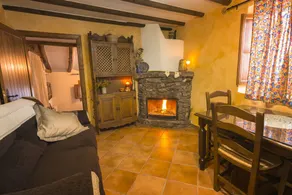 Longère avec barbecue, piscine et jacuzzi | Vue montagne - Image 2