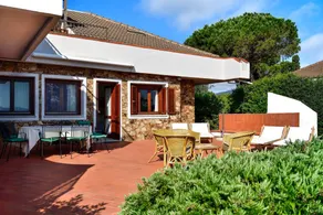 Charmante villa entièrement équipée avec terrasse, barbecue et internet haut débit | Vue mer | Plage à proximité | Parfaite pour le travail à distance | Avec animaux bienvenus - Image 3