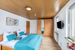 Flat with garden & terrace | Garden view - Image 5