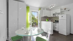 Flat with BBQ, terrace & garden - Image 2