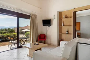 Charming apartment with garden, pool & terrace | Garden view | Dogs allowed - Image 2