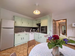 Cottage with garden & BBQ - Image 3