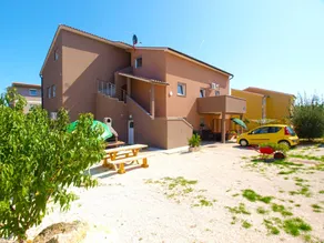 Pleasant holiday apartment with BBQ & terrace | Sea view - Image 4