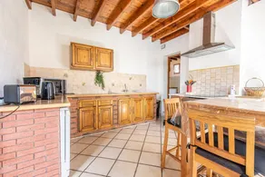 House with barbecue & garden - Image 2