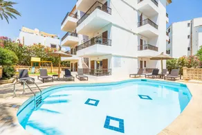 Appartement de vacances avec piscine, internet haut débit et jardin | Vue jardin - Image 3