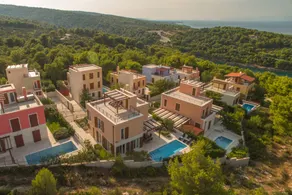 Children-friendly beautiful villa with pool | Sea view - Image 3
