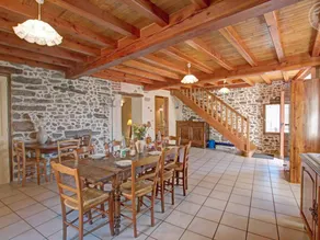 Cottage with BBQ & garden - Image 4