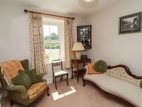 Child-friendly cottage with garden - Image 5