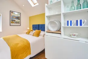 Host & Stay | Garden Studio - Image 2