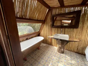 Cozy Colombian Hut for a Remote Mountainside Vacation - Image 3