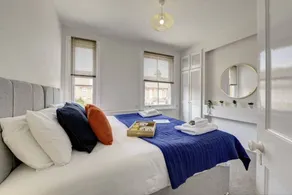 Holiday home with terrace - Image 5