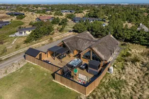 Family-oriented house with sauna, jacuzzi & private pool | Pet-friendly - Image 2