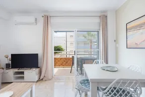 Appartement de vacances avec internet haut débit | Vue plage | À côté de la plage | Parfait pour le travail à distance - Image 5