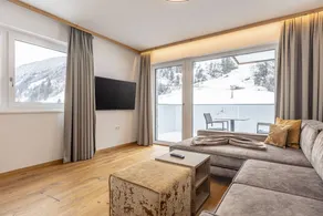 Flat with sauna, garden & pool - Image 2