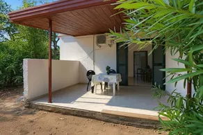 Appartement de vacances avec piscine et barbecue | Vue jardin - Image 2