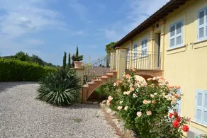 Farm with terrace, pool & garden - Image 3