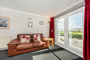 Family-oriented pleasant cottage - Image 4