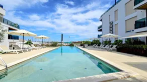 Luxus Apartment nur 300 Meter zum Strand mit Pool, Liegen, Grill, Privatparkplatz - Image 4