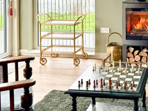 Cottage with garden & hot tub - Image 3