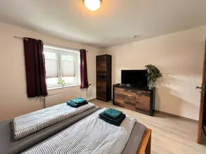Apartment with terrace - Image 3