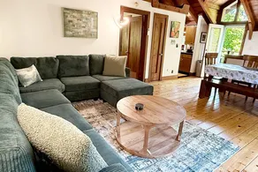 Holiday home with garden, jacuzzi & barbecue | Suitable for remote work - Image 4