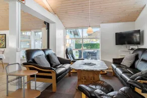 Maison avec jardin, sauna et terrasse - Image 4