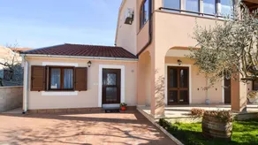 Apartamento vacacional con jardín, barbacoa y terraza - Image 5