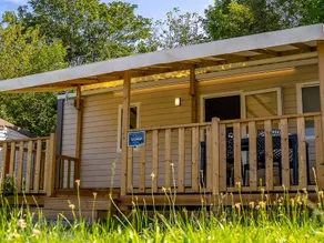 Mobile home with terrace & pool - Image 4
