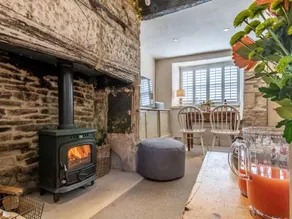 Cottage with garden - Image 3