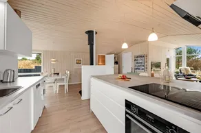 Family-friendly lovely holiday home with hot tub, terrace & sauna | Pets are welcome - Image 5