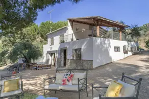 House with garden, BBQ & terrace | Mountain view - Image 2