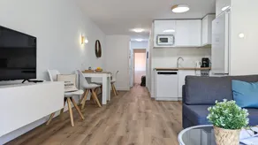 Apartamento con terraza | Vistas al agua - Image 4