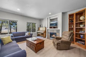 Dog Friendly Bonus Room Fireplace BBQ Fenced Yard Close to Park! - Image 2