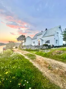 Children-friendly wonderful house with garden, BBQ & terrace | Sea view | Dogs allowed - Image 2
