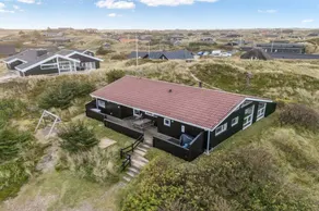 Children-friendly nice holiday home with hot tub, sauna & terrace | Sea view | Beach nearby | Dogs allowed - Image 2