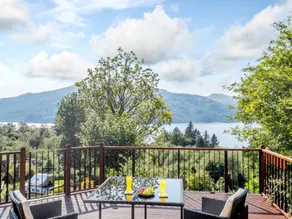 Lodge with garden & BBQ | Water view | Dogs allowed - Image 2