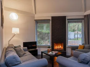 Family-friendly nice bungalow with terrace & heated pool | Pets allowed - Image 4