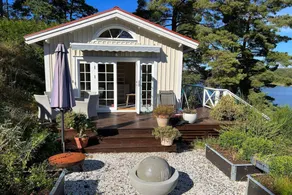 Holiday home with garden - Image 4