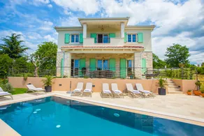 Family-oriented villa with terrace, garden & pool - Image 5