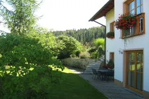 House with barbecue, terrace & garden - Image 4