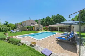 Lipa in Krnica with 4 bedrooms and 3 bathrooms - Image 2