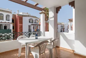 Agréable appartement de vacances convivial et familial avec barbecue, piscine et terrasse | Vue montagne | Plage à proximité | Idéal pour le télétravail - Image 3