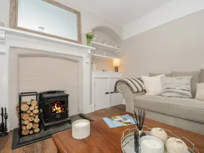 Cottage with hot tub & garden | Beach view - Image 5