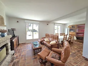 Holiday home with terrace, garden & barbecue - Image 5