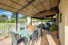 Villa adatta alle famiglie con griglia, piscina e giardino | Vista sulla montagna | Perfetta per il lavoro da remoto - Image 3